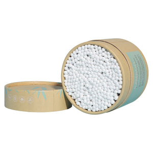 Natural bamboo cotton swabs are suitable for ears and are durable - environmentally friendly and biodegradable